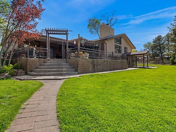 3rd image of 24675 Hillside Rd