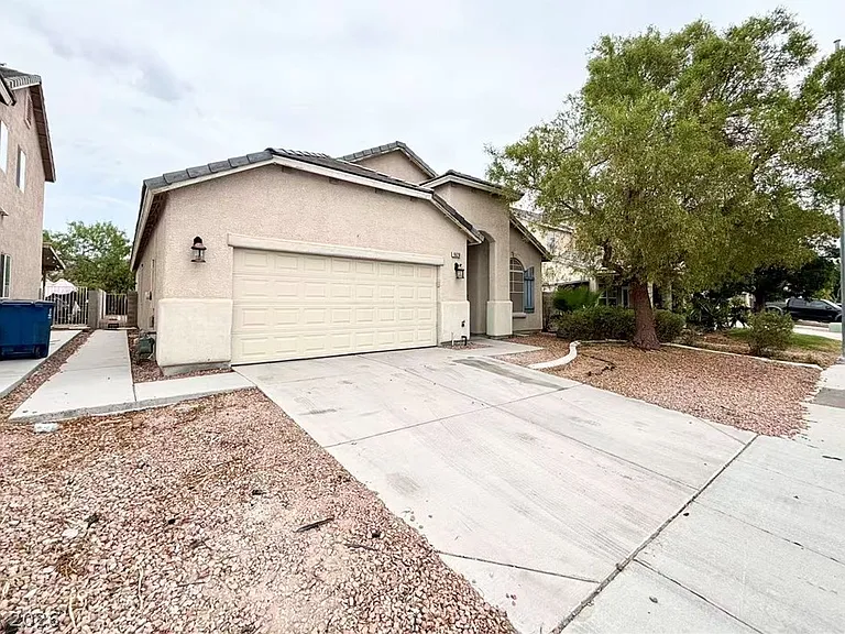 1626 W Hammer Ln — Photo 1