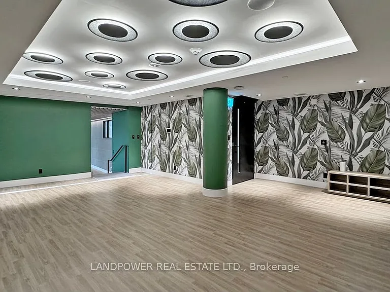 7950 Bathurst St #313 — Photo 24