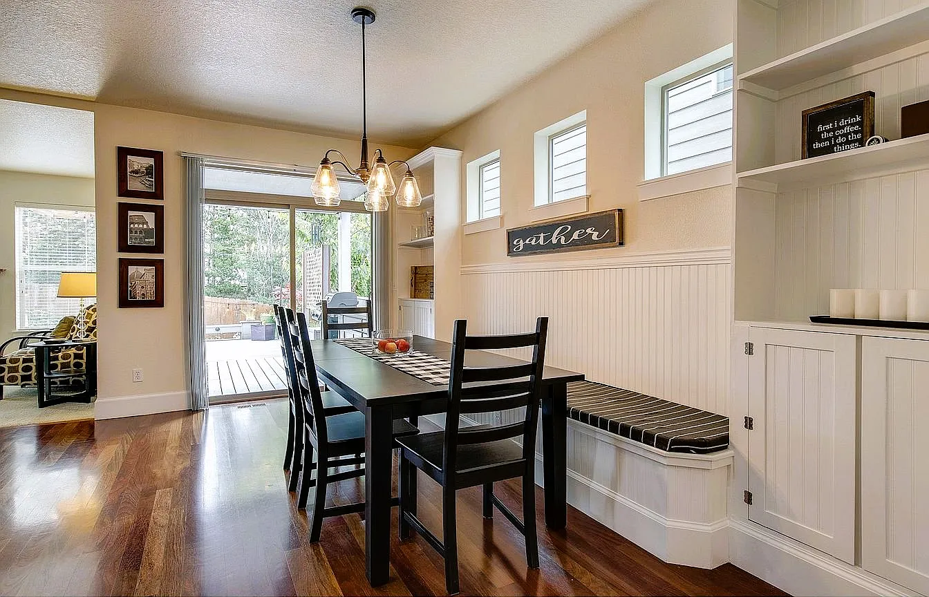 4 bed, 2.5 bath, 2414 sqft, $2,950 — Photo 4