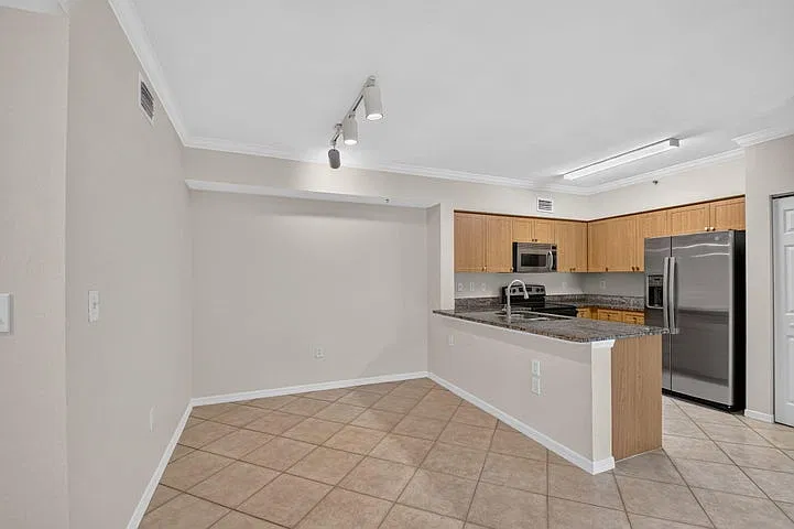 3 bed, 1493 sqft, $2,595 — Photo 3