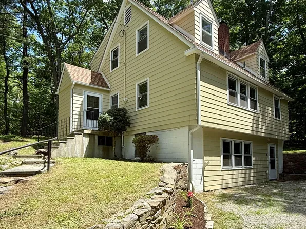 19 Old Town Rd, Shelton, CT 06484