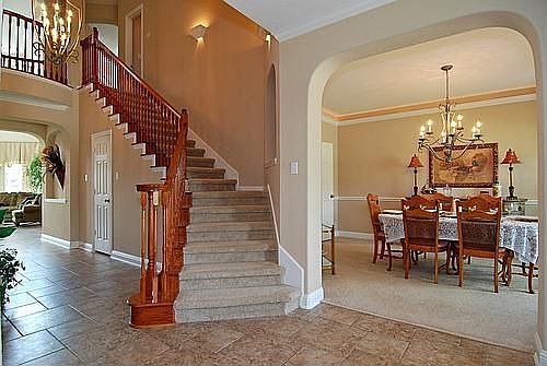 Entry foyer & dining room