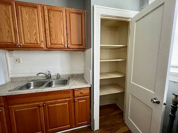 4th image of 625 Sibley St APT 3
