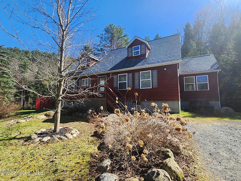 2nd image of 10 Vern Tennyson Road
