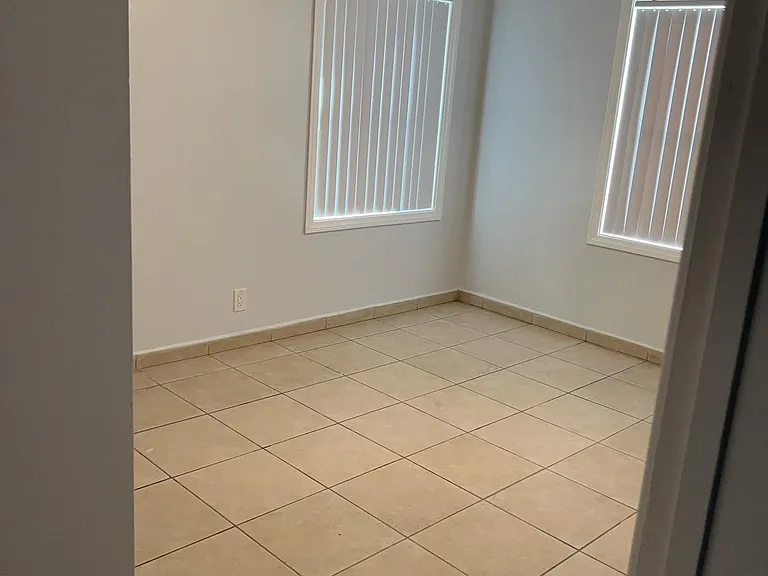 12122 Roseton Ave — Photo 12