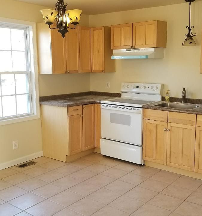 2nd image of 5805 Bristol Emilie Rd