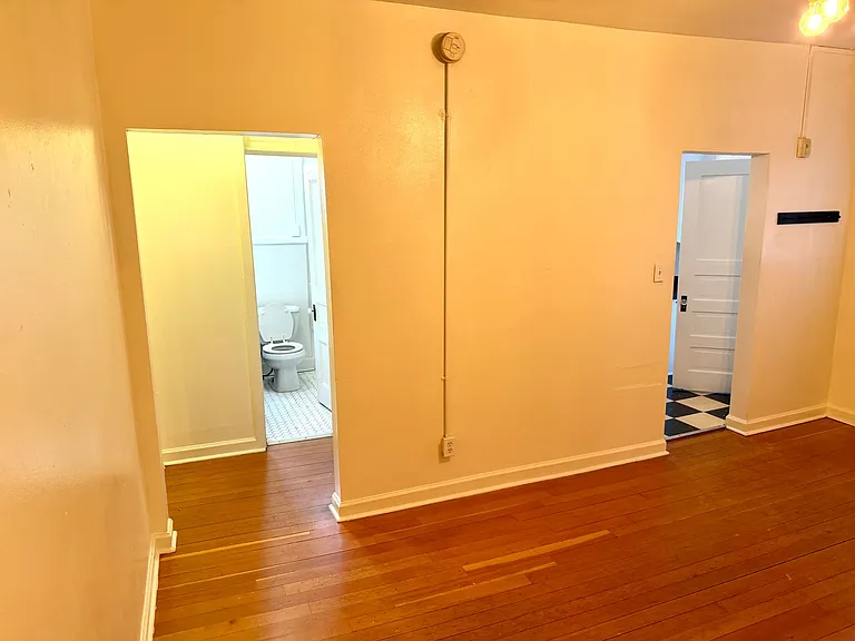 New York Apartments — Photo 18