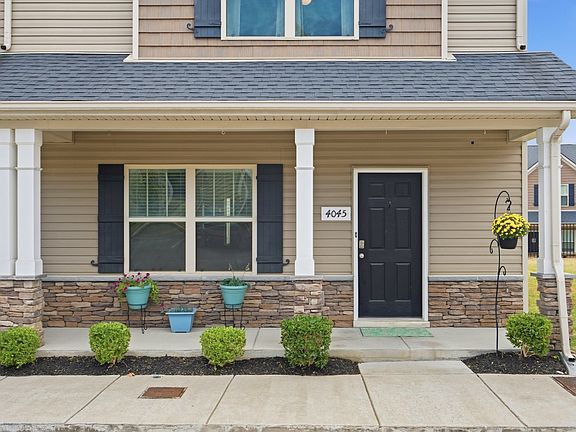 2nd image of 4045 Saddlecreek Way