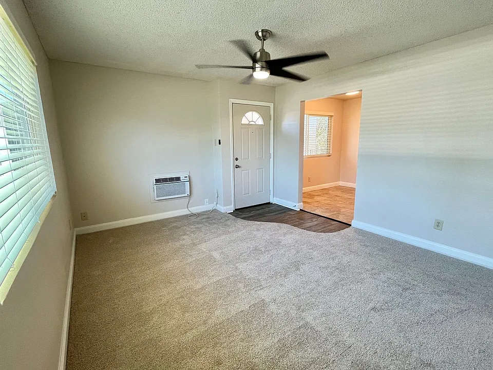 Courtyard Apartments