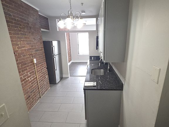 2nd image of 242 5th St #4B