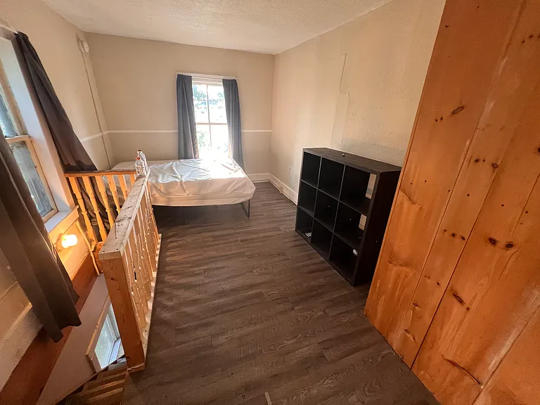 12 Railroad St #1 — Photo 12