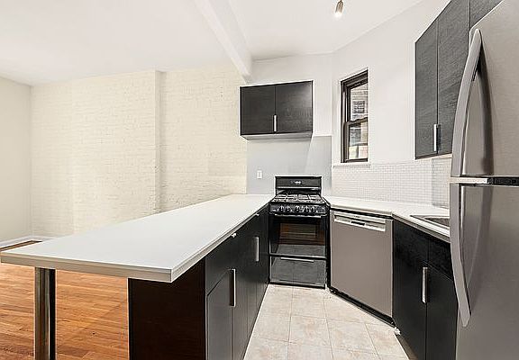 5th image of 235 E 51st St APT 4B