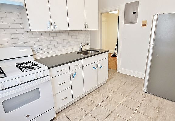 2nd image of 25-30 34th St #2B