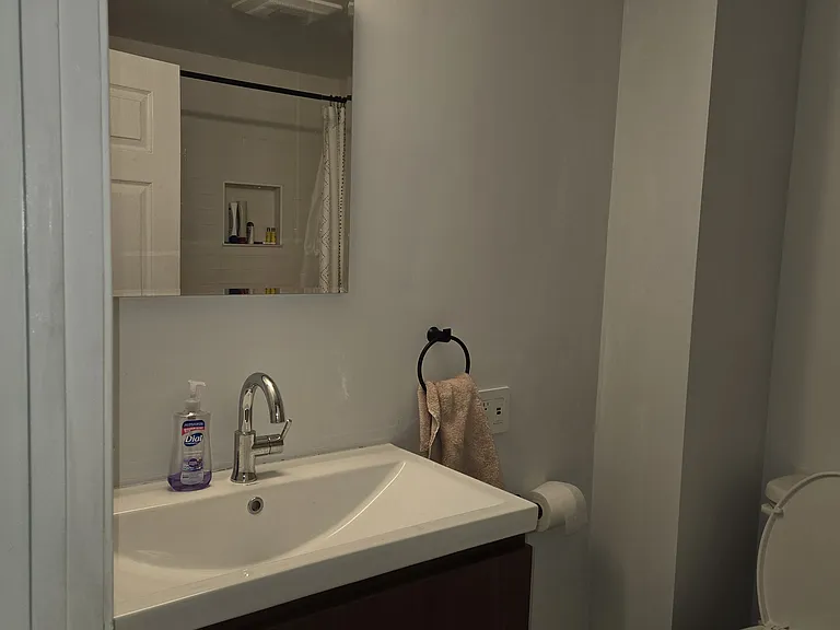 118 Otis St #1 — Photo 10