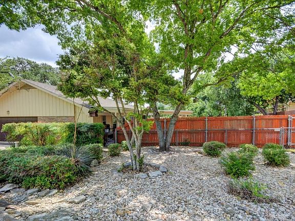 4th image of 1309 Warbler Dr