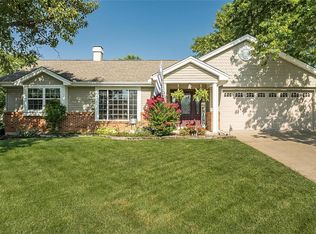 10 Crescent Hills Dr, Saint Peters, MO