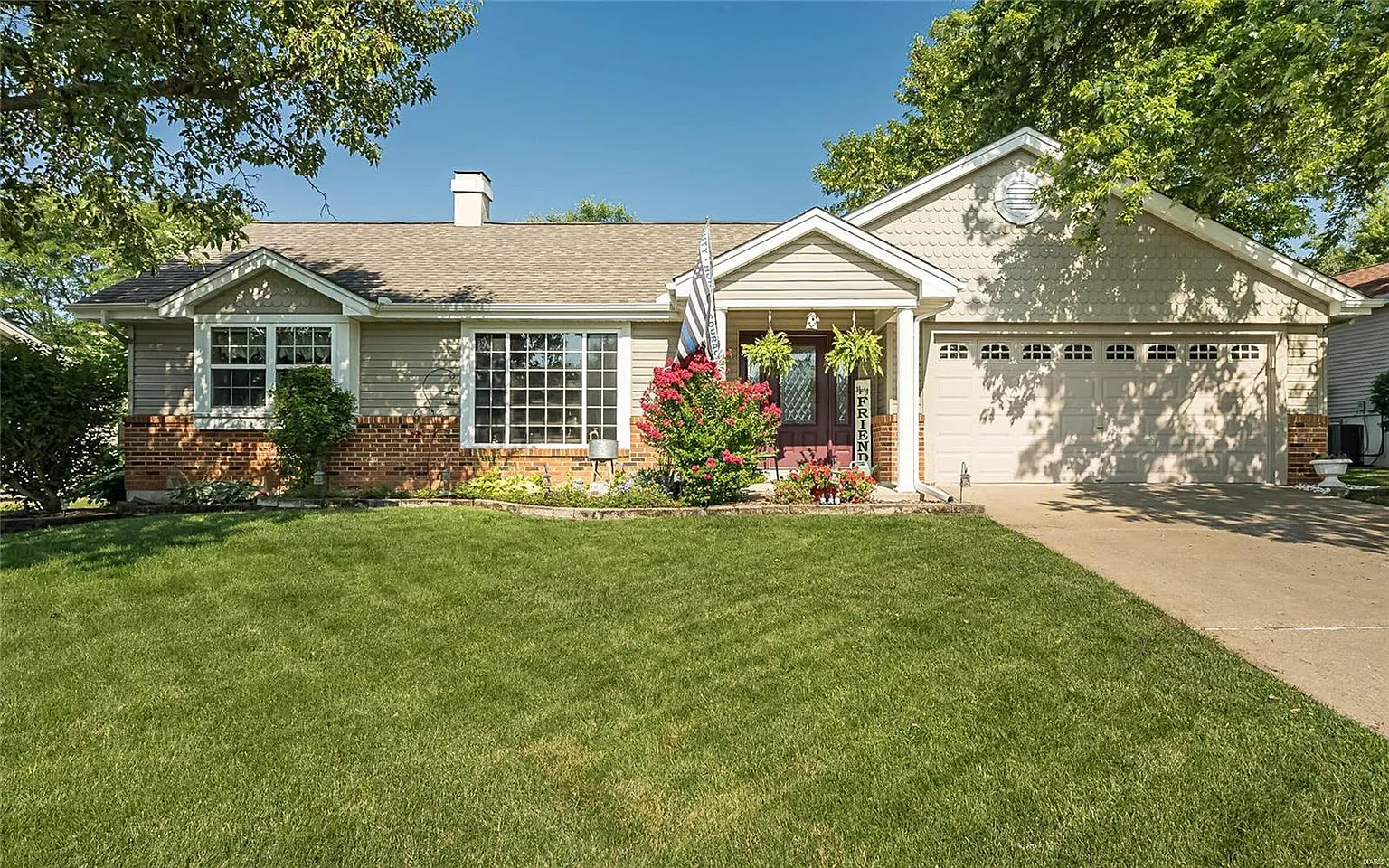 10 Crescent Hills Dr photo 1