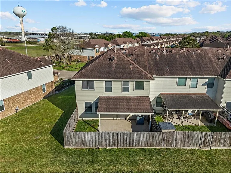 7535 Park Bend Ln — Photo 3
