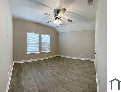 4 bed, 1750 sqft, $2,300 — Photo 2