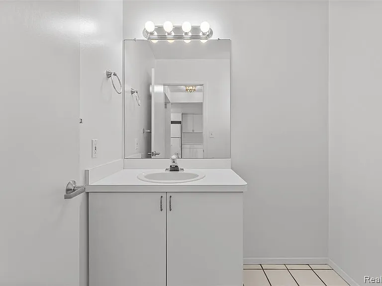 5611 Drake Hollow Dr W — Photo 7