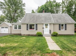 19 Commonwealth Ave, Lowell, MA 01852