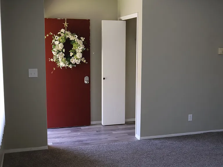 2828 N Julia St — Photo 5
