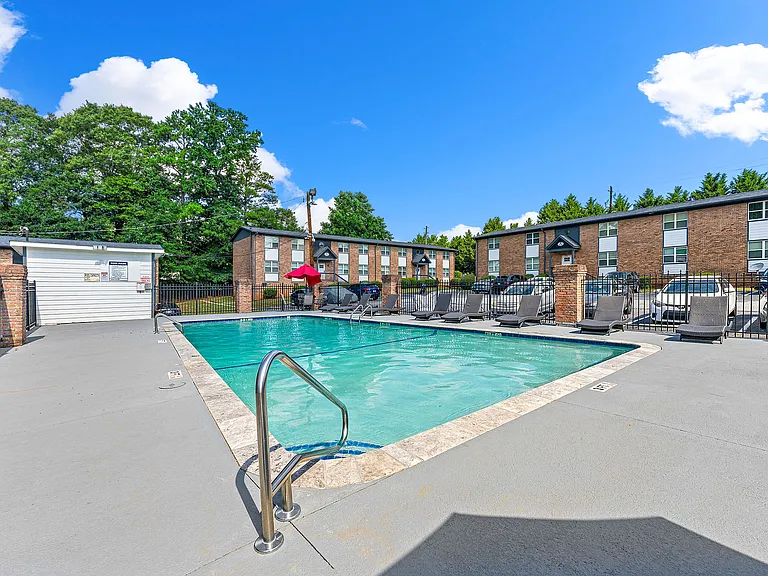 Georgian Oaks Apartments — Photo 30