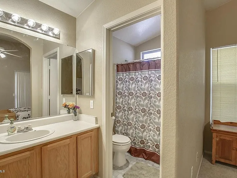 2342 E Springfield Pl — Photo 9