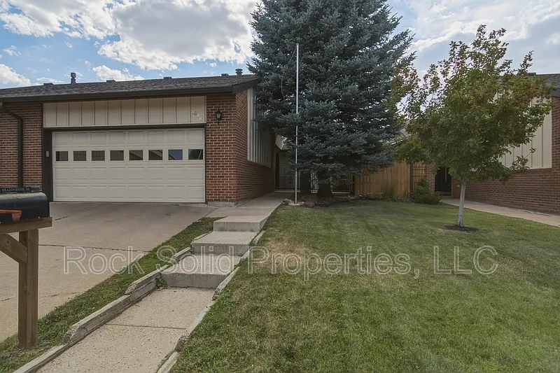 5416 Meadowbrook Dr