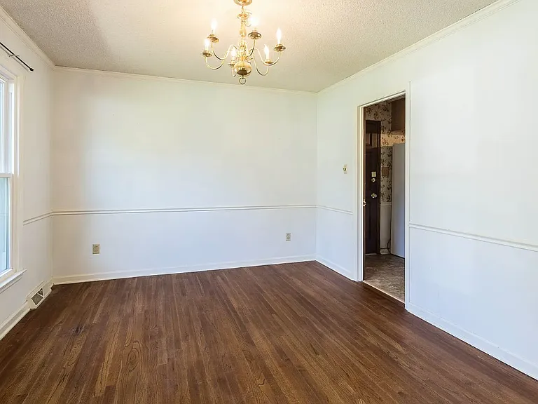 2016 Eagleton Cir — Photo 5