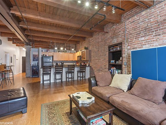 3rd image of 420 W Ontario St APT 307