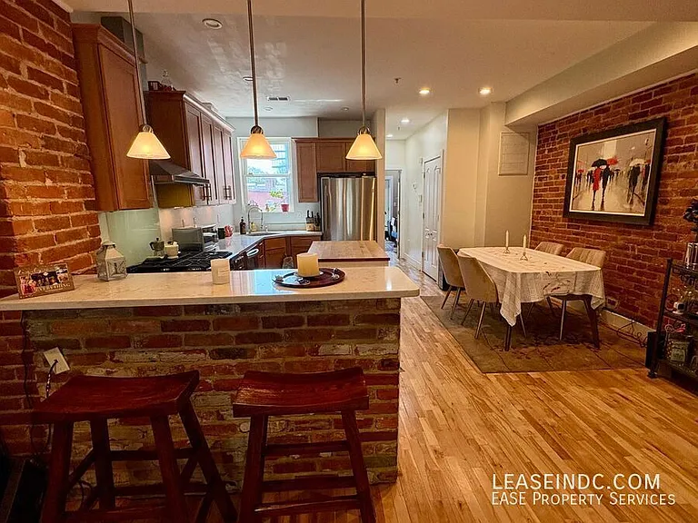1200 Monroe St NW #B — Photo 8