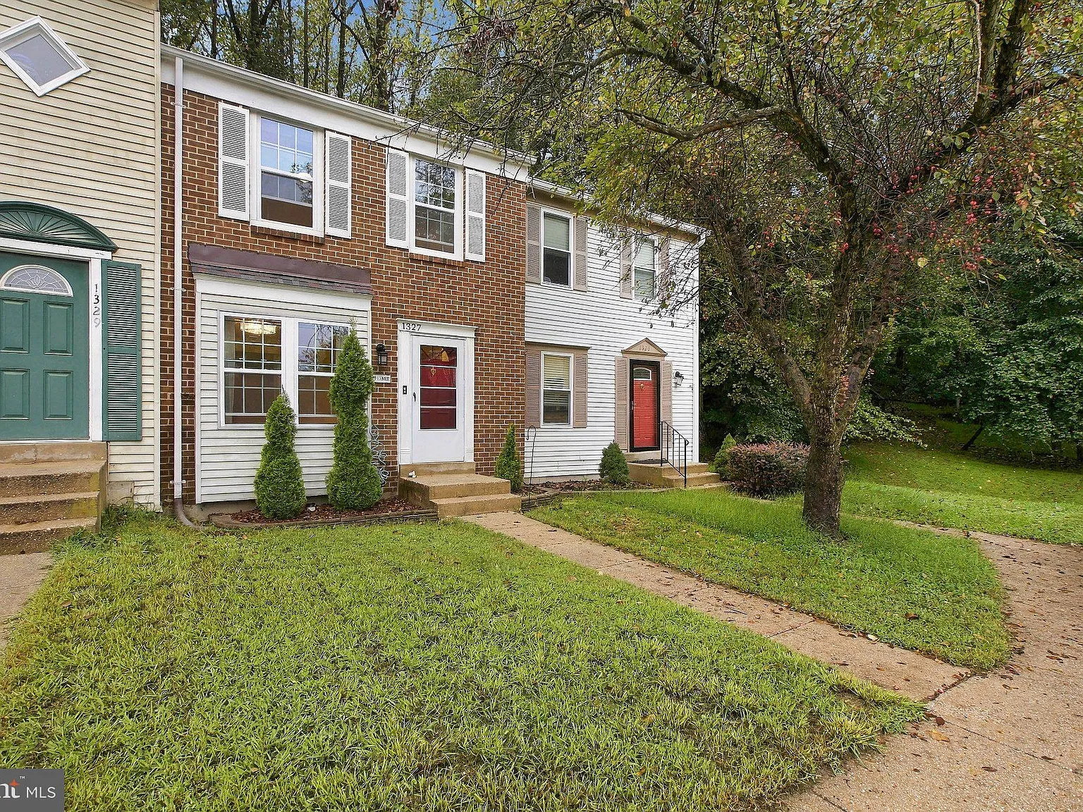 3 bed, 2.5 bath, 1386 sqft, $2,700 — Photo 1