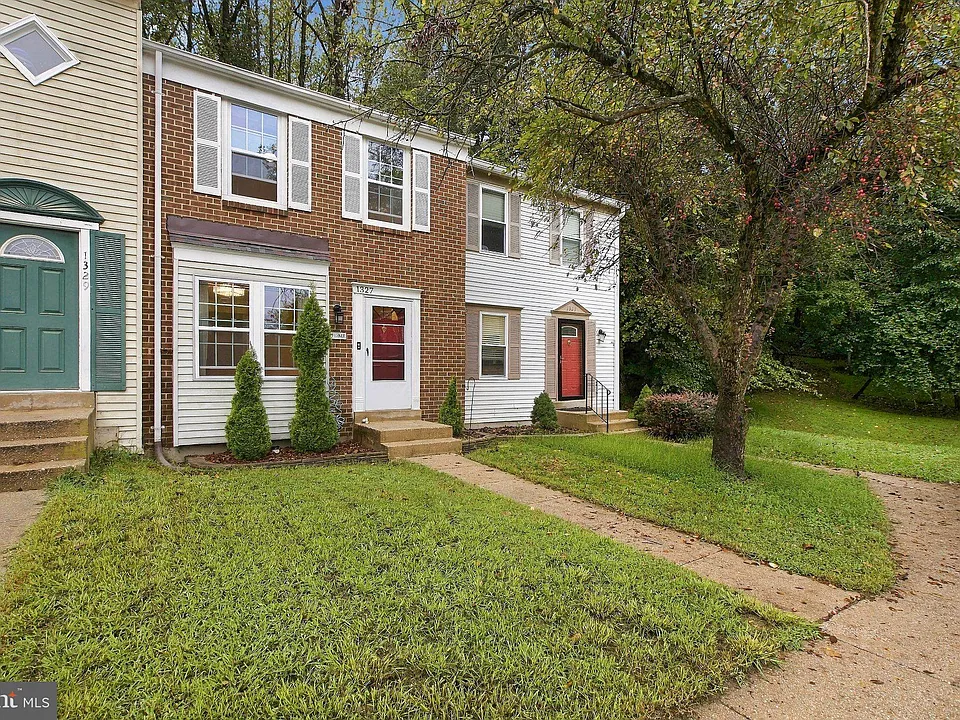 1327 Alderton Ln