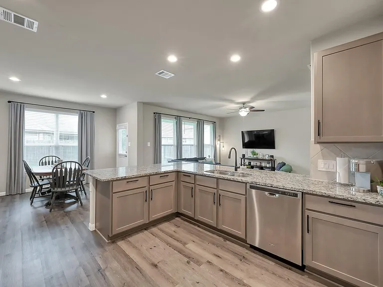 2717 Williams Grove Ct — Photo 11