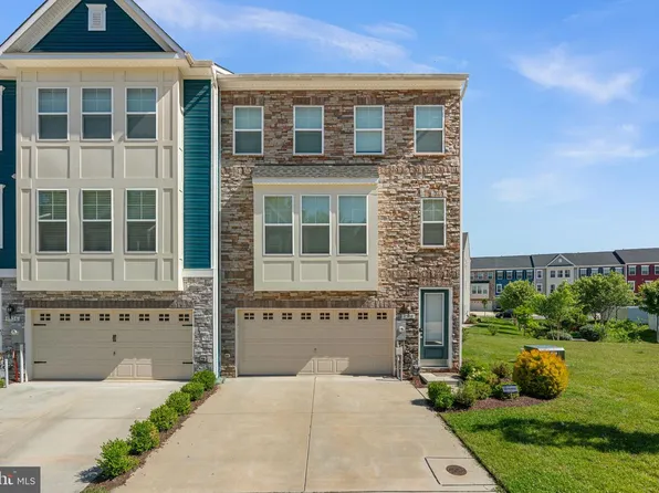 8338 Amber Beacon Cir, Millersville, MD 21108