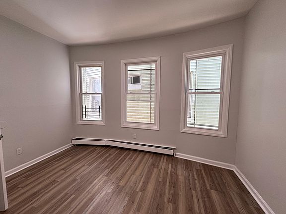 4th image of 142 Johnson Ave #1F