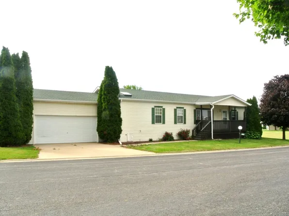 894 Meadowlark Cir, Sandwich, IL 60548