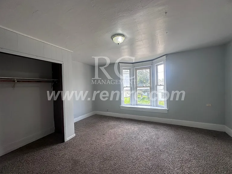 1135 N Jackson St — Photo 9