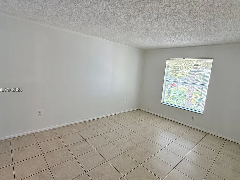 415 Executive Center Dr #203 — Photo 10