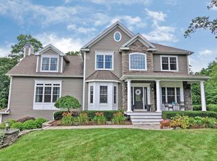 14 Birchwood Dr, Rehoboth, MA 02769