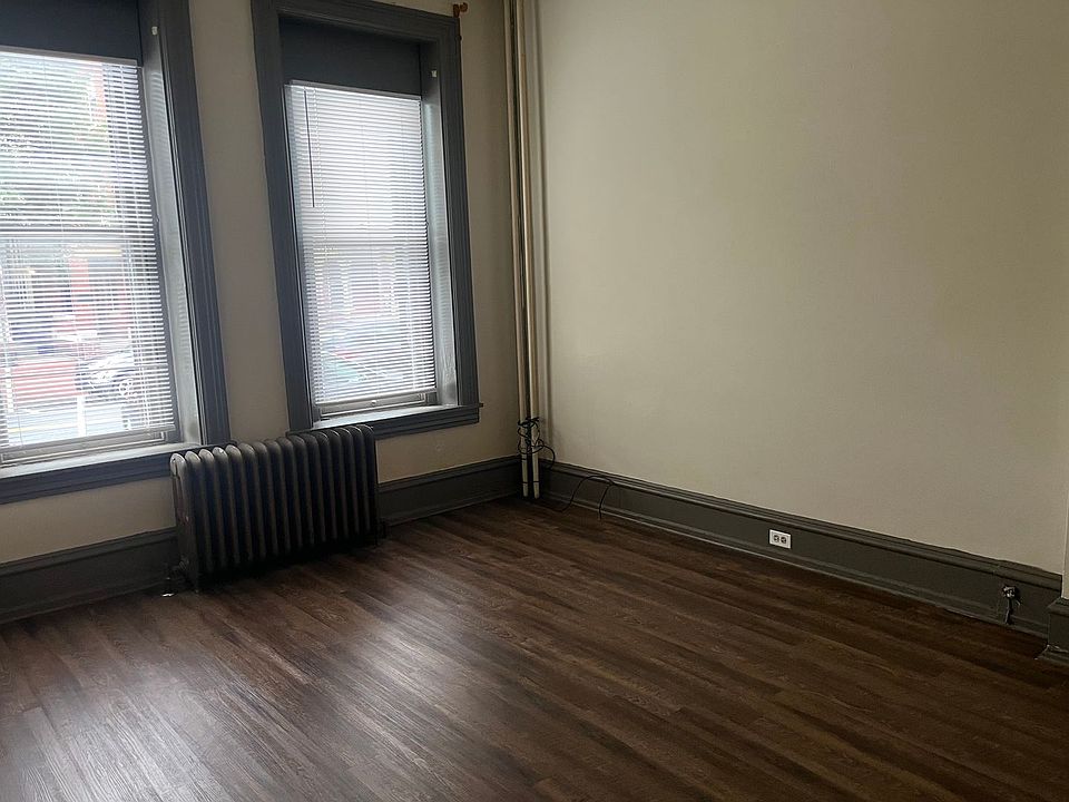 Building Photo 5