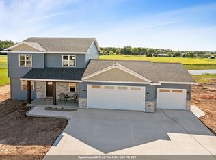 471 Rustic Ridge Dr, Brillion, WI 54110