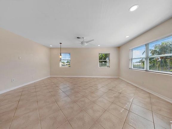 3rd image of 2591 NE 55th Ct APT 208