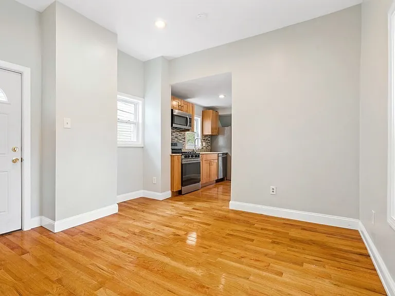 79 Derby St #1 — Photo 4