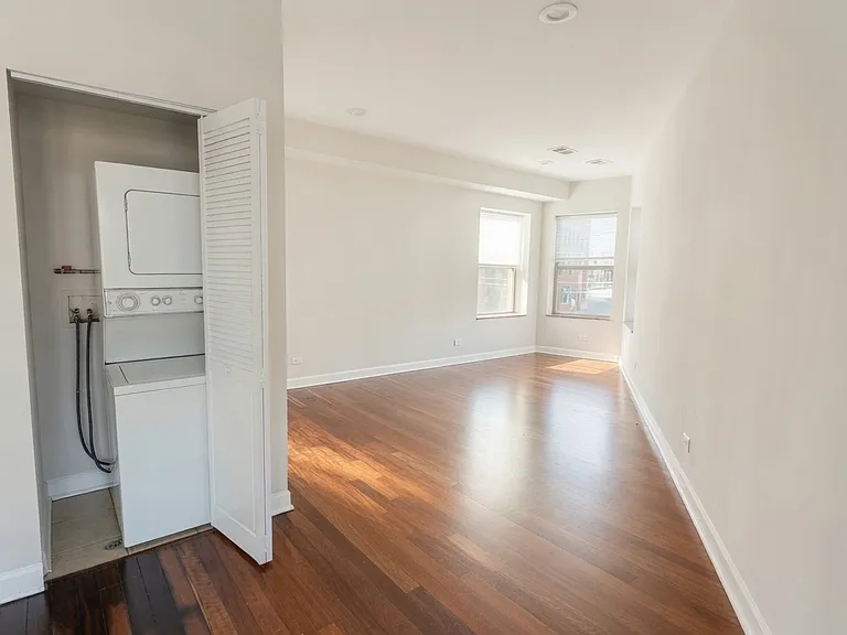 2048 W Touhy Ave #1 — Photo 4