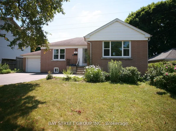 31 Kenton Dr, Toronto, ON M2R 2H6
