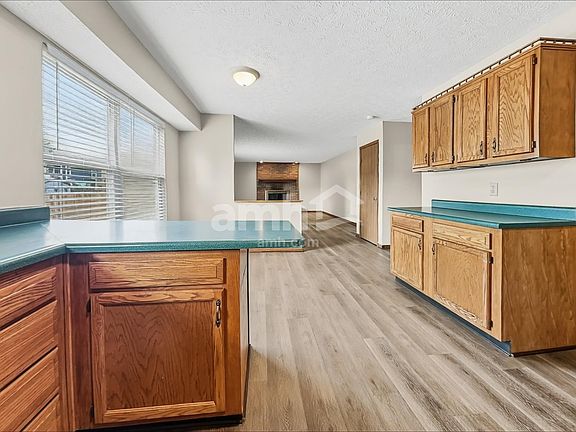 4th image of 713 W Aberdeen Dr