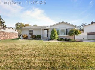 18365 Winwood Ave, Brownstown, MI 48193